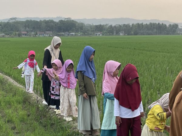 Tadabbur Alam Bersama KKN UNUGHA Kelompok 14
