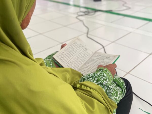 RUTINAN PEMBACAAN MAULID AL-BARJANJI MENJADI SARANA MEMPERERAT GUYUB RUKUN WARGA